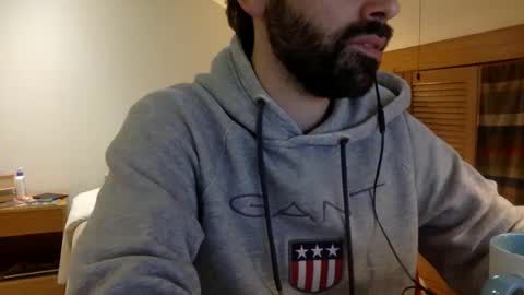 Snapshot of babyhardy chatting on December 2024 04:05:02 PM Tom A. online show from December 2024 04:05:02 PM