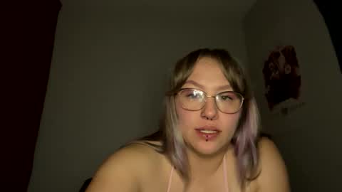 Snapshot of babymoon222 chatting on December 2025 05:13:01 AM babymoon222 online show from December 2025 05:13:01 AM