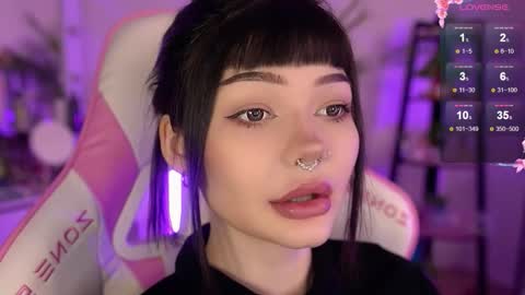 Nika online show from November 2025 04:11:02 PM