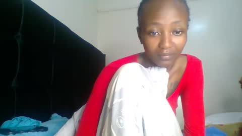 Snapshot of baddie_bunnie chatting on December 2025 01:59:02 AM baddie_bunnie online show from December 2025 01:59:02 AM