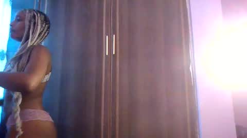 Snapshot of badgalheloves chatting on May 2026 05:35:01 AM badgalheloves online show from May 2026 05:35:01 AM