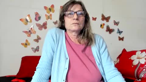 Snapshot of badgg chatting on February 2025 02:00:01 PM Gina online show from February 2025 02:00:01 PM