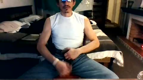 Mexican livin Off the Wall online show from July 2026 08:40:02 AM