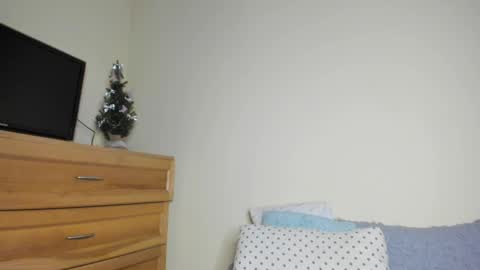 Snapshot of badmodel_ chatting on December 2024 02:06:02 PM Name online show from December 2024 02:06:02 PM