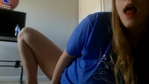 Snapshot of baeblondie chatting on February 2025 06:20:02 PM baeblondie online show from February 2025 06:20:02 PM