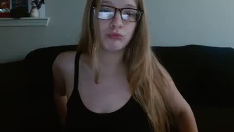 Snapshot of baeblondie chatting on November 2025 01:34:02 PM baeblondie online show from November 2025 01:34:02 PM