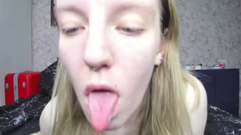 holly online show from October 2025 03:46:02 PM