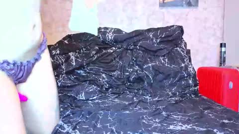 holly online show from December 2025 03:40:02 PM