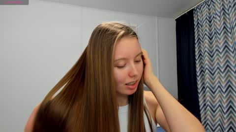 Snapshot of bam_bi chatting on December 2024 09:15:02 PM Kira online show from December 2024 09:15:02 PM