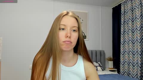 Snapshot of bam_bi chatting on January 2025 05:05:01 PM Kira online show from January 2025 05:05:01 PM