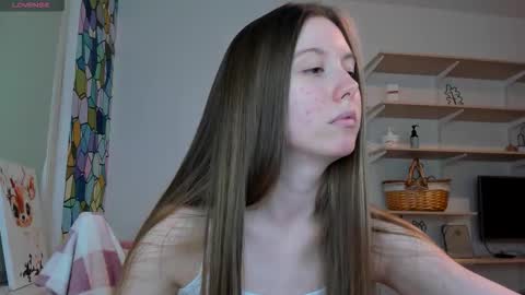 Snapshot of bam_bi chatting on November 2025 01:44:02 PM Kira online show from November 2025 01:44:02 PM