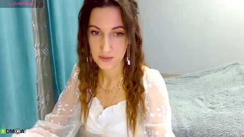 Emma online show from November 2025 09:59:01 PM