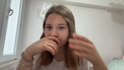 Snapshot of baosznejkowski chatting on May 2026 03:28:01 PM Sumi online show from May 2026 03:28:01 PM