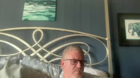 bapeter218 online show from December 2025 08:25:01 PM