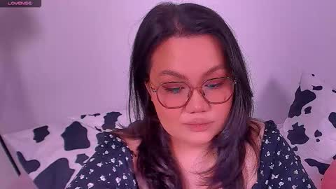 Barbie Kim online show from October 2025 09:37:01 PM