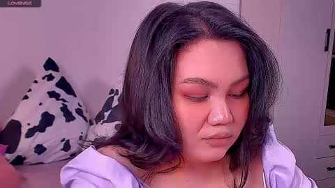 Barbie Kim online show from November 2025 07:10:01 PM