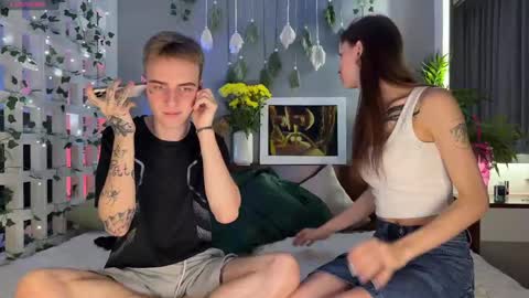 Snapshot of barbie_bi chatting on February 2025 02:54:02 PM My name is Molly. Please say hello I like talking to you. If you have any wishes or obscene desires please use the tip menu online show from February 2025 02:54:02 PM