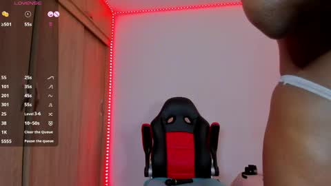 Snapshot of barbie_ebony_ chatting on May 2026 12:35:01 PM Nicolle online show from May 2026 12:35:01 PM