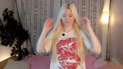 Lizzie - barbie girl . online show from December 2025 07:47:02 AM