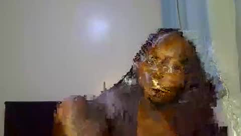 queen online show from April 2026 11:00:01 PM