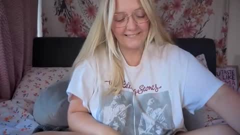 barbiegirl966 online show from October 2025 08:33:02 AM