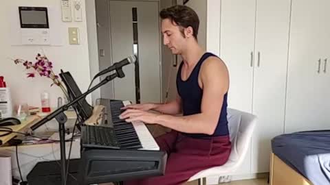 BareBritPianist online show from November 2025 04:44:01 AM