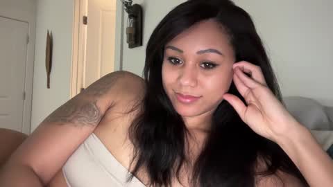 chicka online show from February 2025 03:52:01 AM