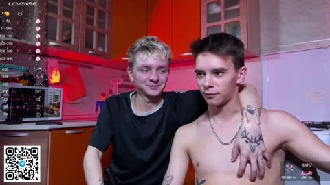 Snapshot of barney_kevin chatting on December 2024 06:17:02 PM Fansly Barney and Kevin T online show from December 2024 06:17:02 PM