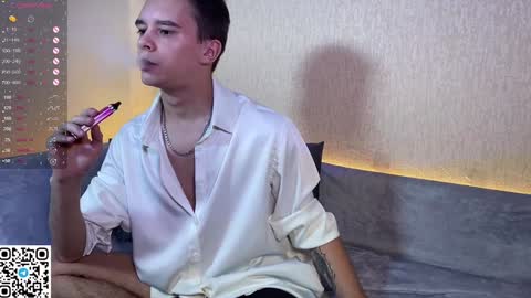 Snapshot of barney_kevin chatting on December 2024 07:04:02 PM Fansly Barney and Kevin T online show from December 2024 07:04:02 PM