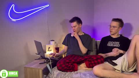 Snapshot of barney_kevin chatting on March 2025 07:26:02 PM Fansly Barney and Kevin T online show from March 2025 07:26:02 PM