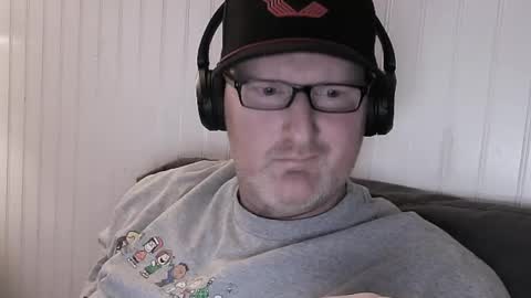 Snapshot of bartender_blue_eyes chatting on December 2024 04:56:02 AM Bartender Blue online show from December 2024 04:56:02 AM