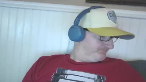 Snapshot of bartender_blue_eyes chatting on November 2025 08:16:02 AM Bartender Blue online show from November 2025 08:16:02 AM