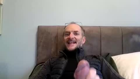 Snapshot of basiccamguy chatting on November 2025 01:50:01 PM basiccamguy online show from November 2025 01:50:01 PM