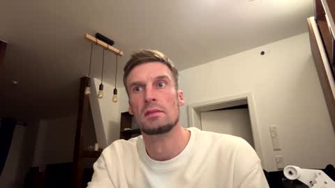 Snapshot of basst23 chatting on December 2024 12:39:02 AM basst23 online show from December 2024 12:39:02 AM