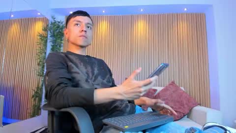 Snapshot of basthiianxxx chatting on December 2025 08:04:02 PM Basthiian online show from December 2025 08:04:02 PM