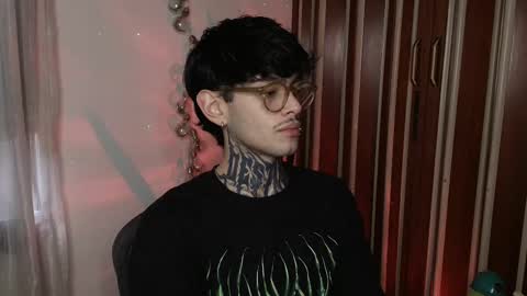 Bastiel online show from December 2025 09:33:02 PM