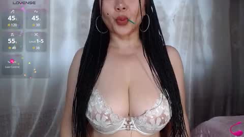 Snapshot of batari_giya chatting on November 2025 05:09:02 AM Lara online show from November 2025 05:09:02 AM