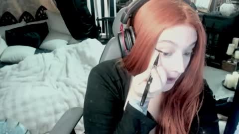 Audrey online show from December 2025 06:33:02 AM