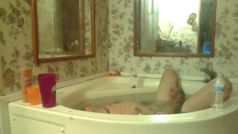 Snapshot of battlewolfxx chatting on December 2024 01:58:02 AM battlewolfxx online show from December 2024 01:58:02 AM