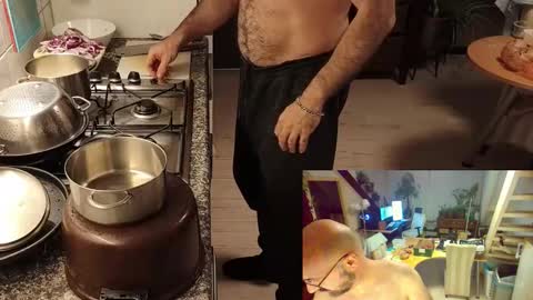 bazzz_8 online show from December 2025 04:34:02 PM