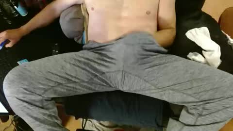 bbboooyyy11 online show from October 2025 01:50:01 AM