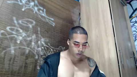 Snapshot of bbc_monster1 chatting on October 2025 04:18:02 AM Justin online show from October 2025 04:18:02 AM