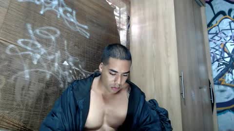 Snapshot of bbc_monster1 chatting on October 2025 08:43:02 PM Justin online show from October 2025 08:43:02 PM