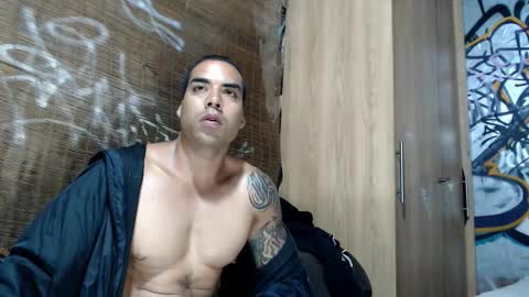 Snapshot of bbc_monster1 chatting on November 2025 01:06:02 AM Justin online show from November 2025 01:06:02 AM