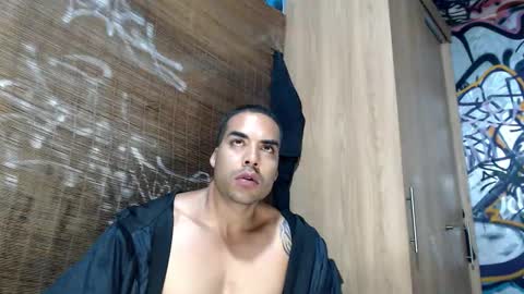 Snapshot of bbc_monster1 chatting on November 2025 11:18:01 PM Justin online show from November 2025 11:18:01 PM