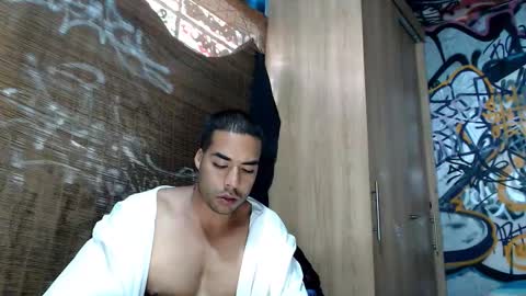 Snapshot of bbc_monster1 chatting on December 2025 09:13:02 PM Justin online show from December 2025 09:13:02 PM