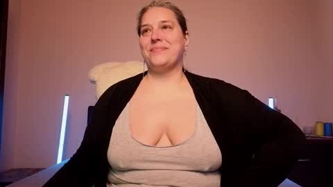 Snapshot of bbw_goddes chatting on February 2026 11:03:02 PM Love online show from February 2026 11:03:02 PM