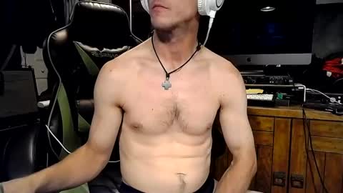 bchillin28 online show from May 2026 01:01:02 AM