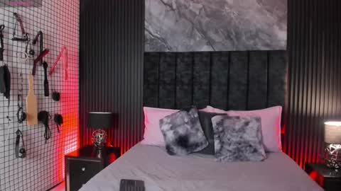 Danna  online show from February 2026 01:58:01 PM