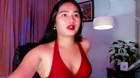 Marie  online show from February 2025 10:41:01 AM